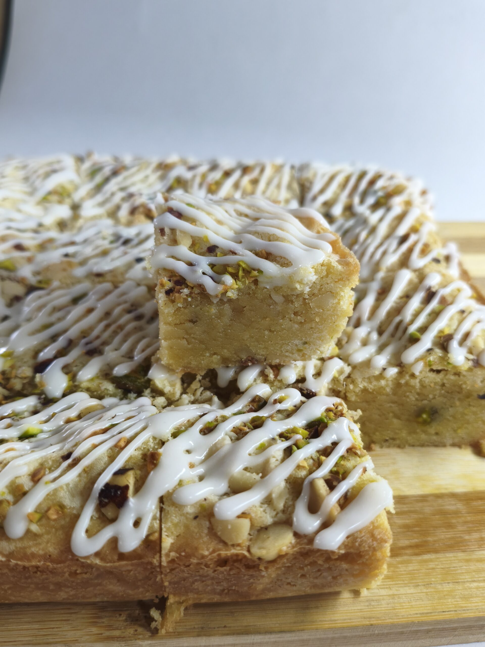 Blondie Chocolate blanco nueces y Glaseado de limon bandeja 3