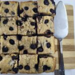 Blondie de arandanos bandeja