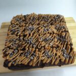 Brownie con arequipe y nueces o chips de chocolate 2