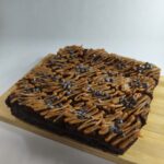 Brownie con arequipe y nueces o chips de chocolate 3