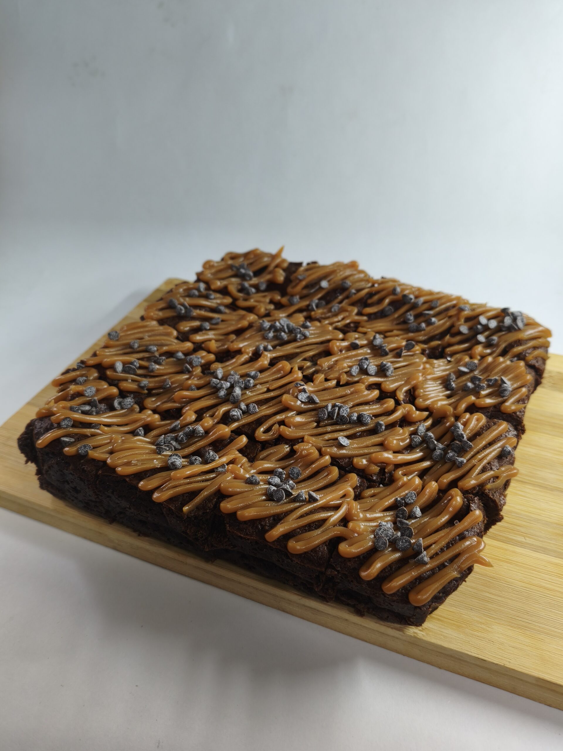 Brownie con arequipe y nueces o chips de chocolate 3