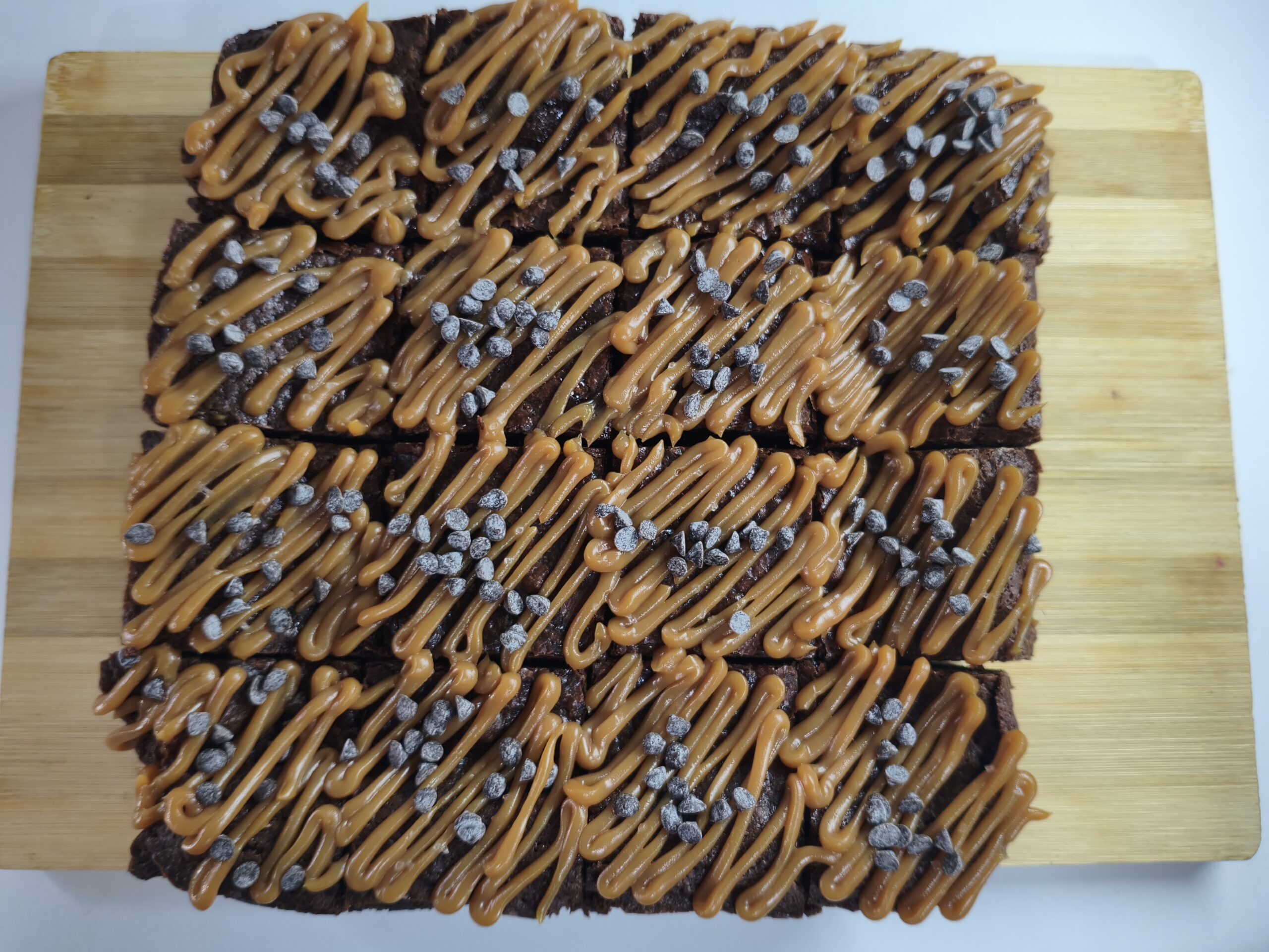 Brownie con arequipe y nueces o chips de chocolate 4