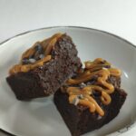 Brownie con arequipe y nueces o chips de chocolate thumbnail 5