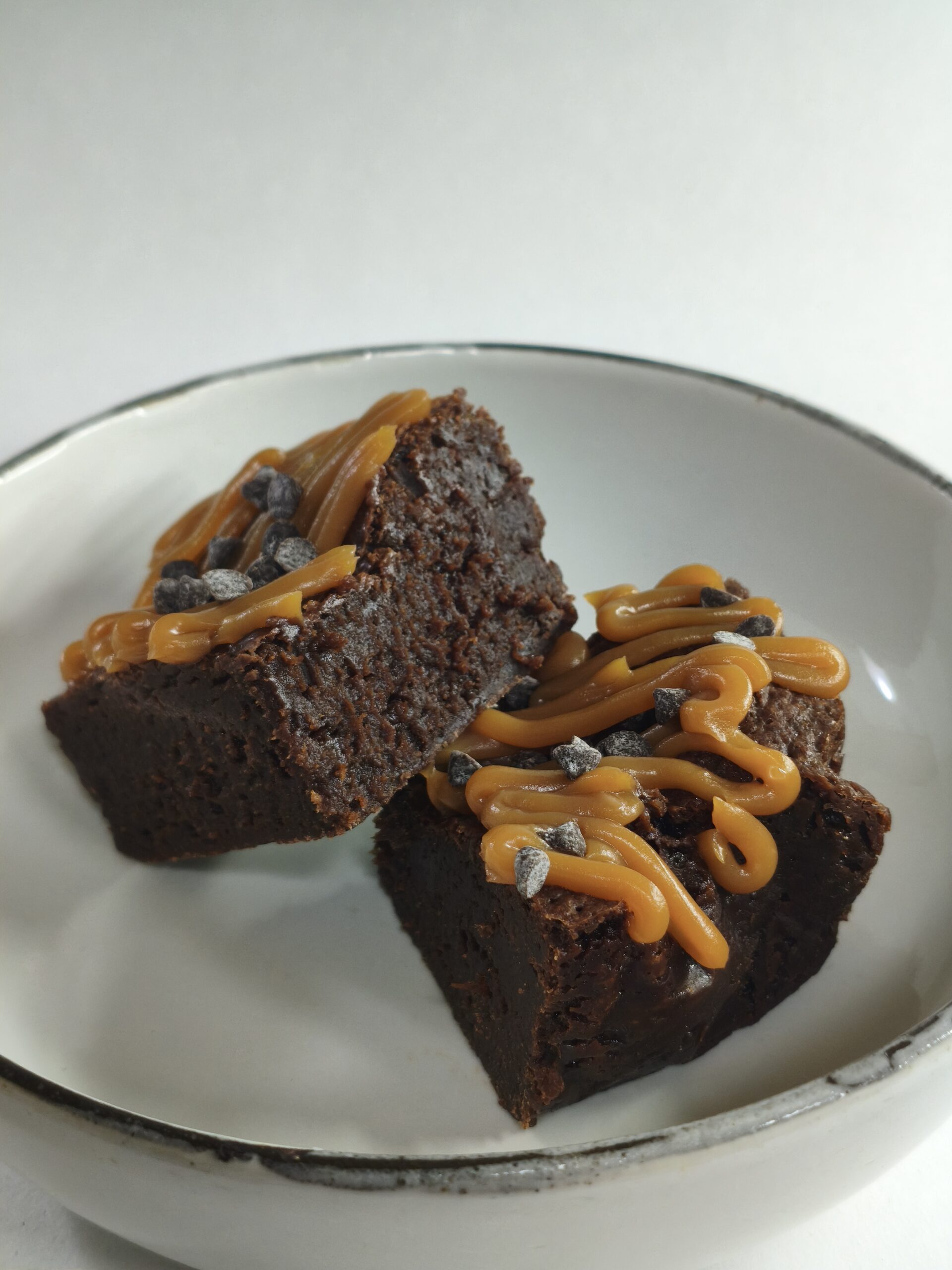 Brownie con arequipe y nueces o chips de chocolate - Image 5